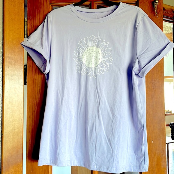 Amazon Tops - Woman’s T-shirt